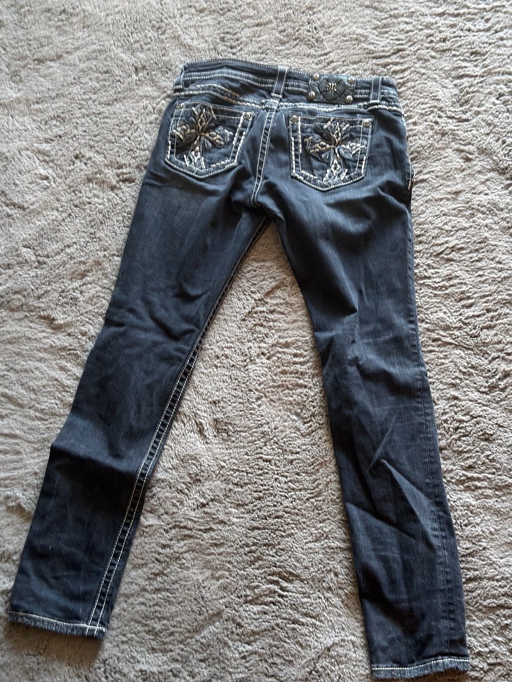 26x31 Miss Me Dark Blue Skinny Jeans with Embroidered Back Pockets